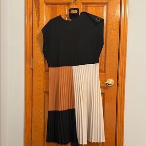 Colorblock Pleated Midi Dress in Black, Tan & White